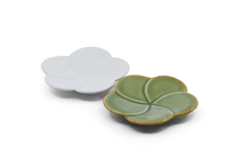 Load image into Gallery viewer, Flower Ceramic Soap Dish